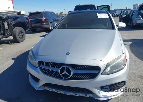 2017 Mercedes-Benz C 300 z USA, uszkodzony, nr VIN WDDWJ4JB2HF386496